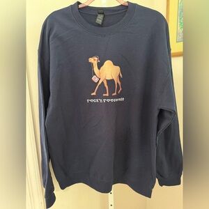 UNISEX NAVY BLUE SWEATSHIRT. NWOT. SIZE LARGE.